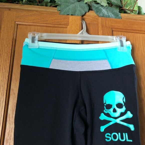 Lululemon x Soulcycle Soul Skull Crossbones Crop Leggings - 4 - Picture 3 of 11
